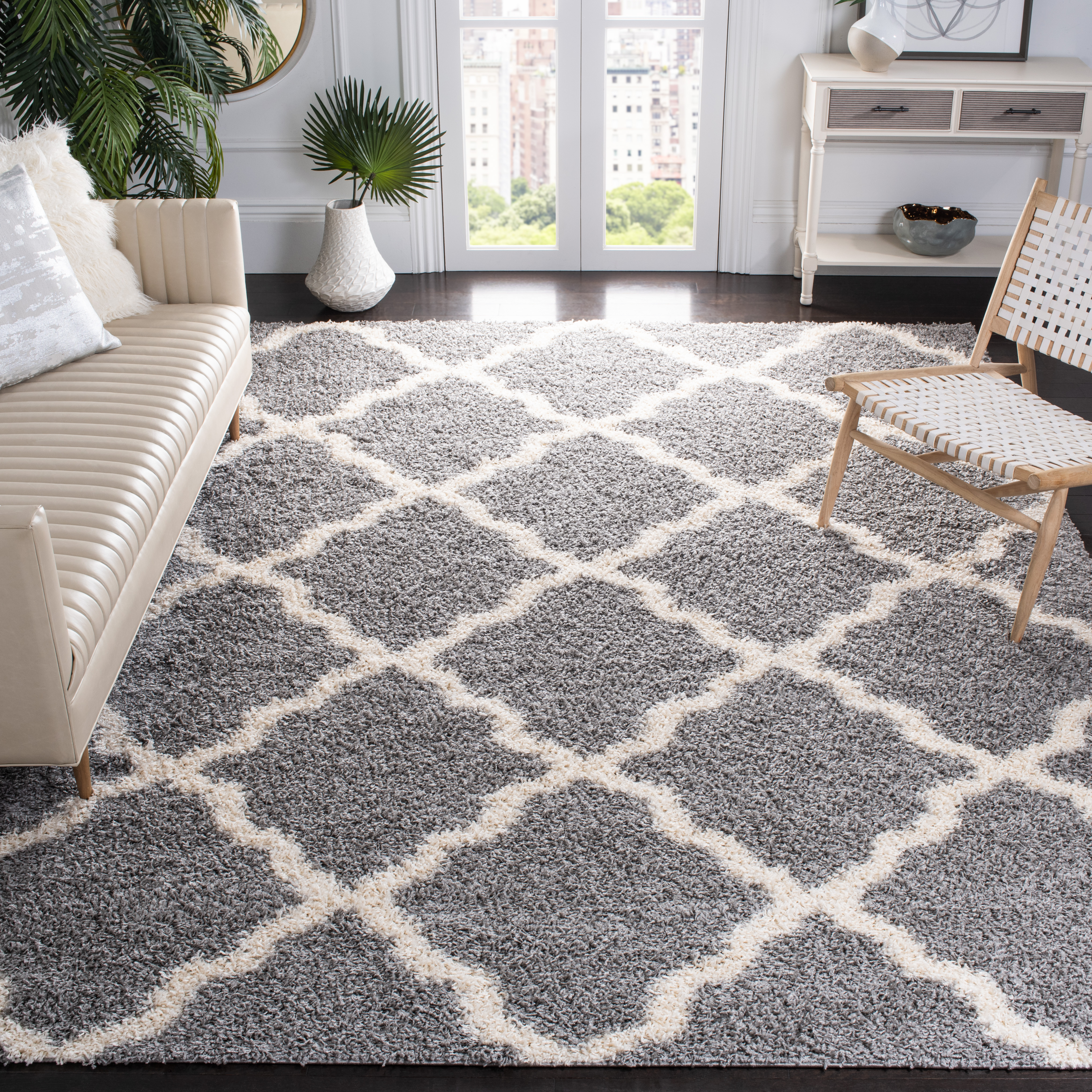 Safavieh Dallas Shag Collection Sgd257g Grey and Ivory Square Area